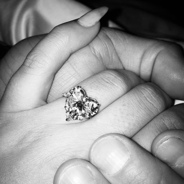 Обручальное кольцо на руке Леди Гаги