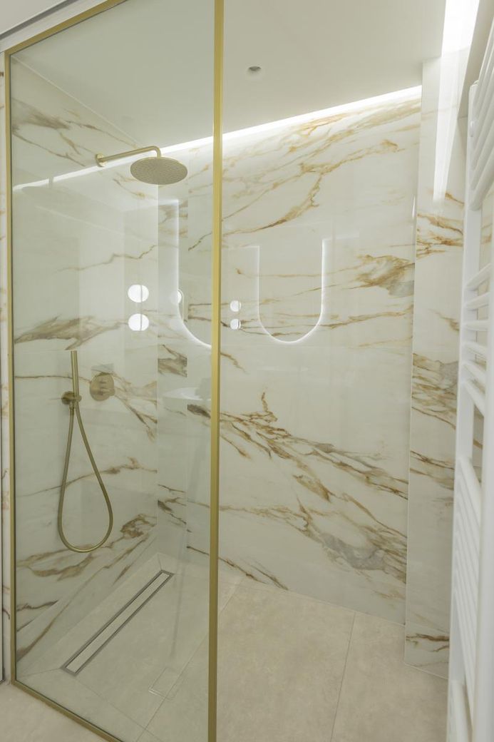 Bagni eleganti in appartamento, Grecia