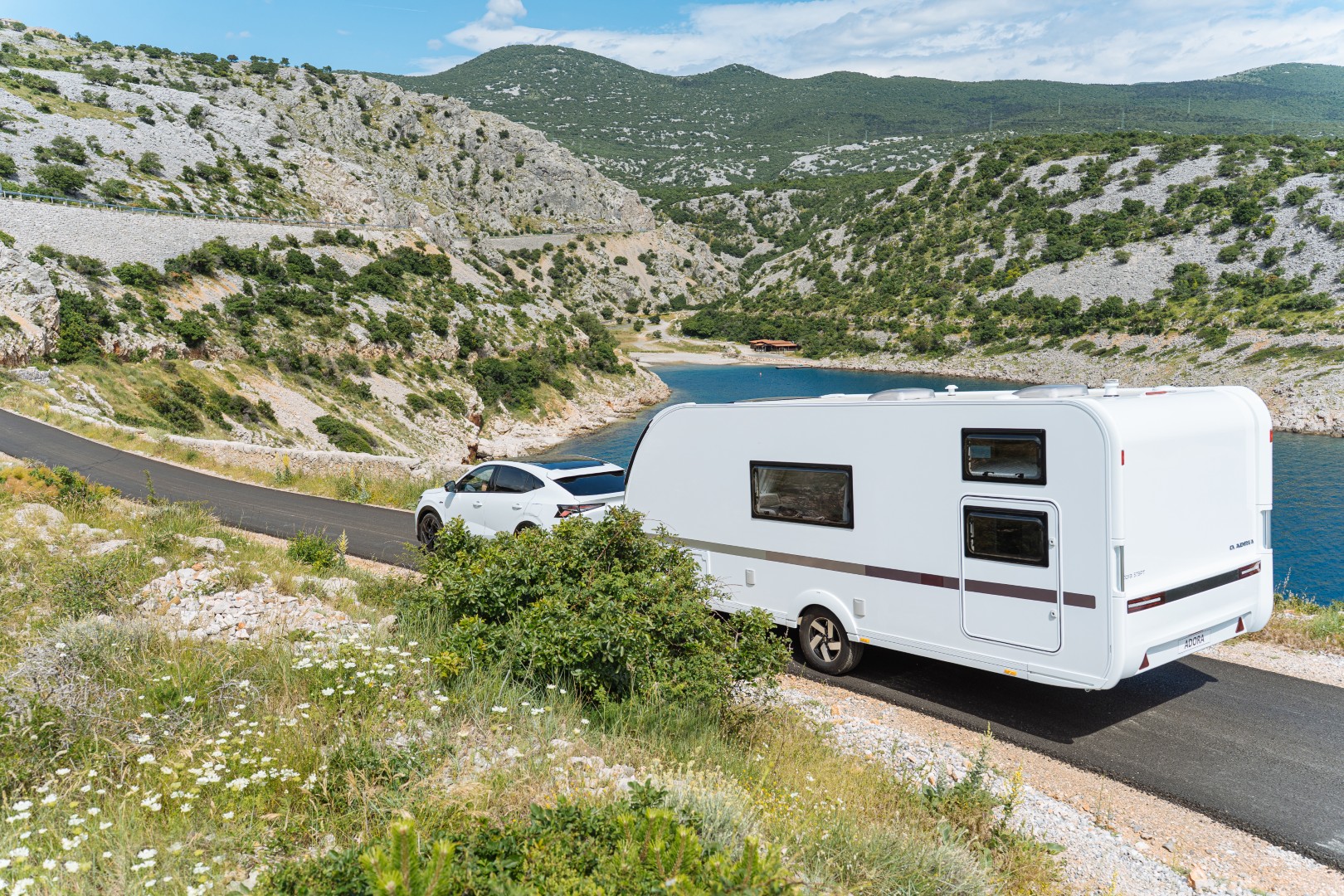 Caravane Adria tractée, modèle Adora 573 UT avec lits superposés