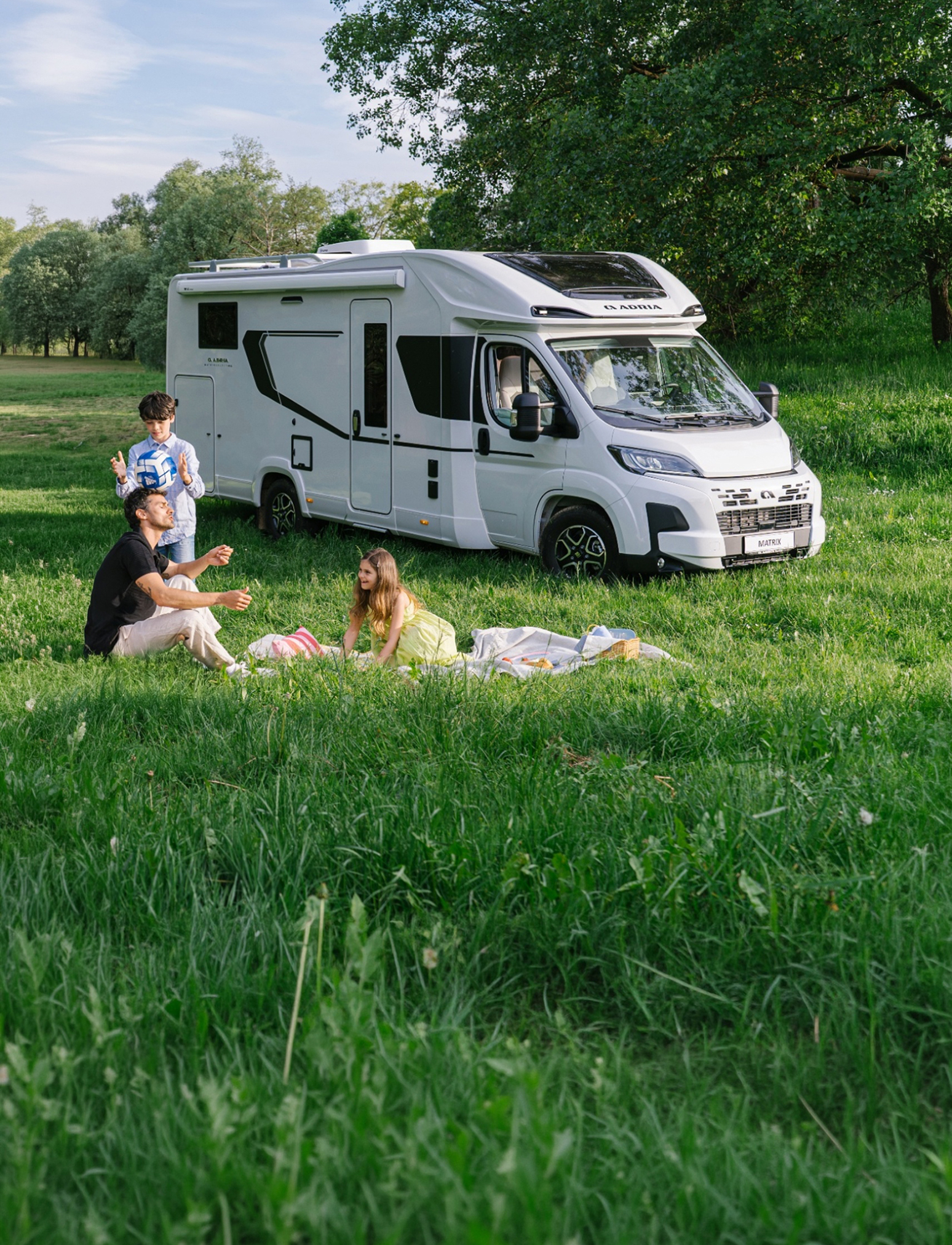Das neue ADRIA MATRIX Familien Wohnmobil für die Camping Saison 2027.