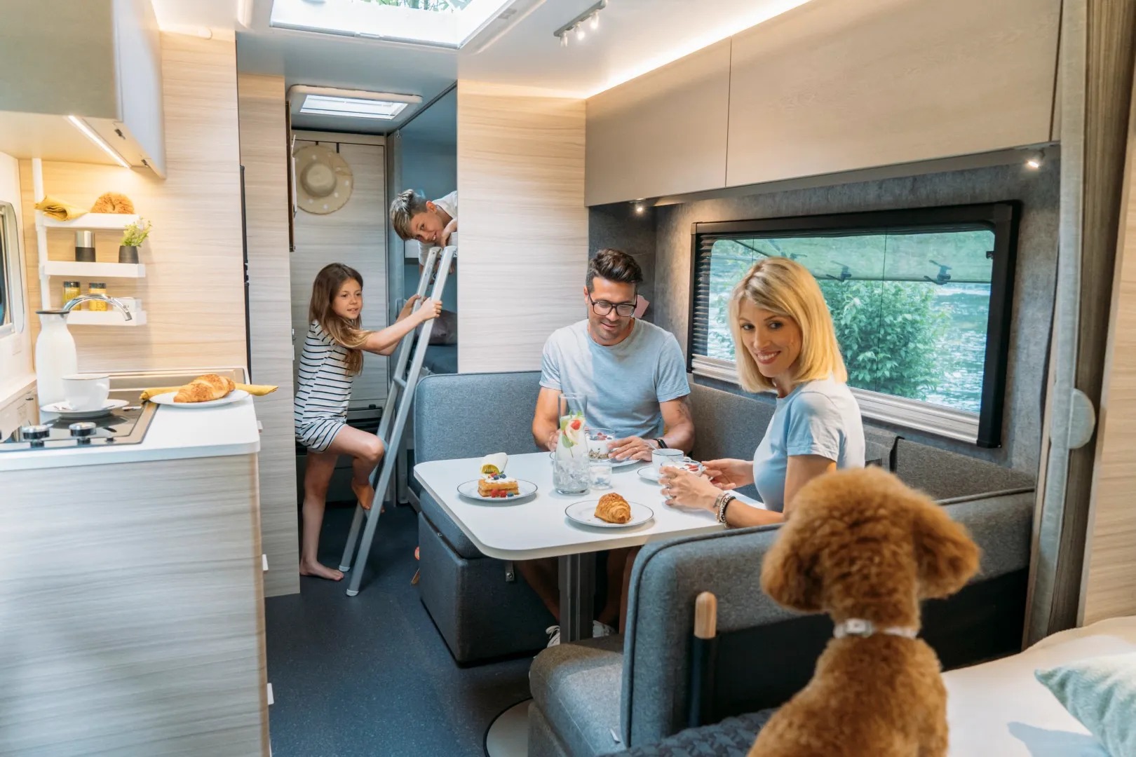 Altea husvagn med planlösningar som passar familjen.