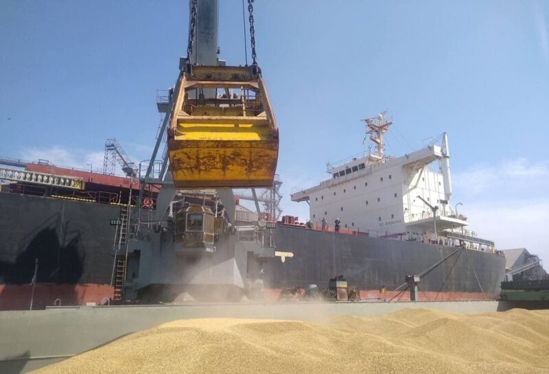 Аграрии экспортируют 25 млн тонн зерна через порт Новороссийск