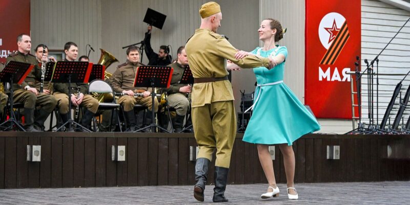 Выставки, мастер-классы и концерты: что ждет гостей московских парков в День Победы