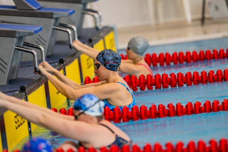 Сила семьи и дух соревнований: праздничные соревнования по плаванию «Swimlife sprint»
