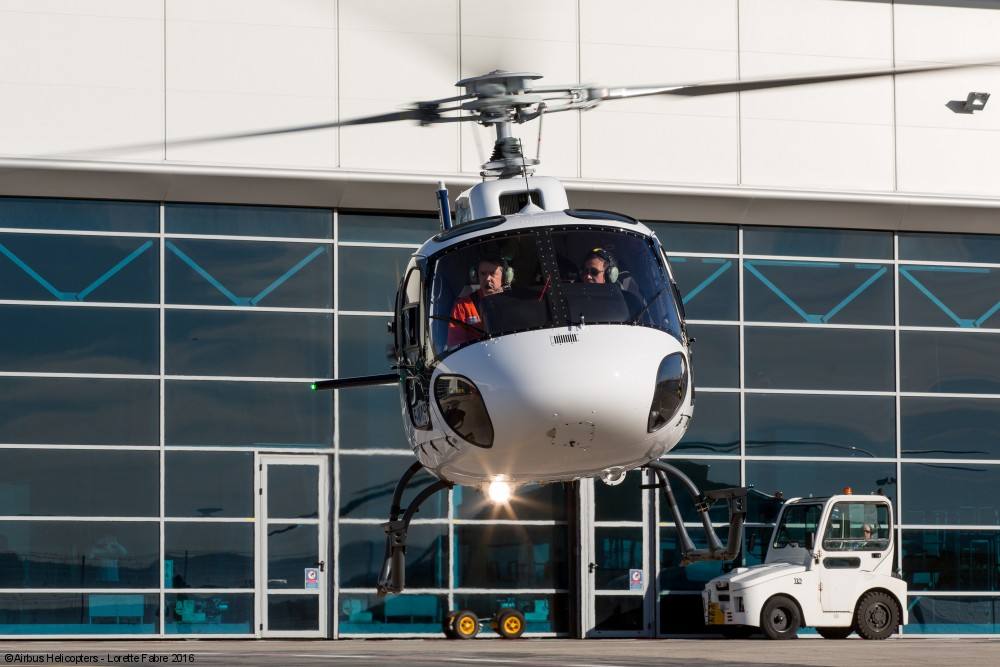 Airbus Helicopters hands over 100th Ecureuil to China