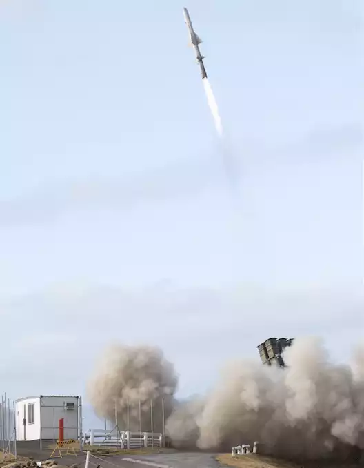 Première démonstration de tir pour le missile antinavire SSM Type 12 du Japon