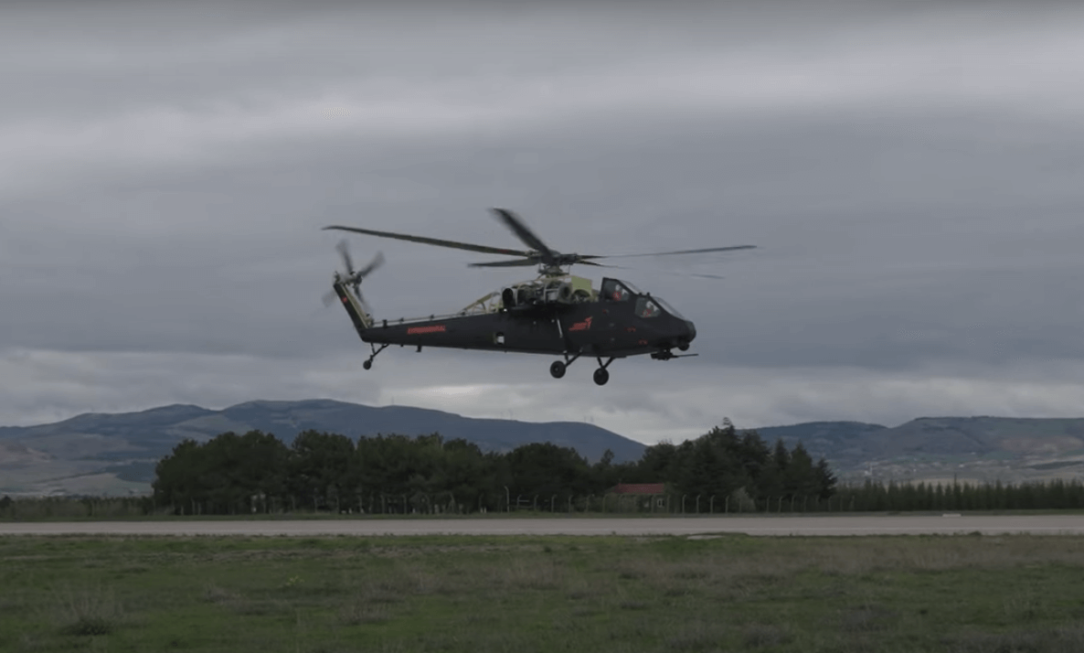 En Turquie, le futur hélicoptère d’attaque T929 vole pour la première fois