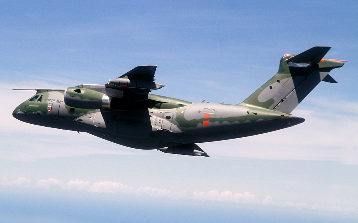 Liebherr-Aerospace embarque à bord de l’avion multi-missions Embraer KC-390
