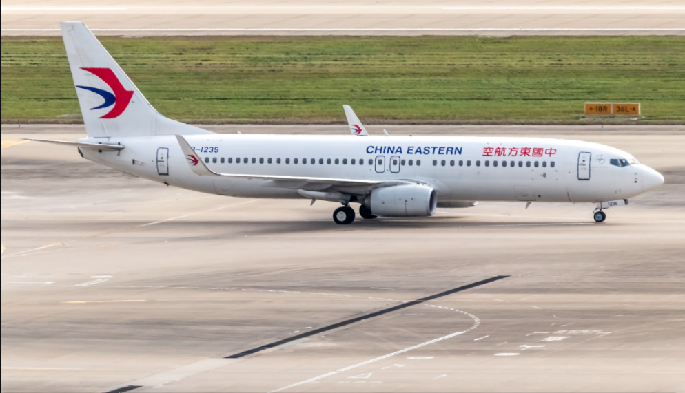 Un Boeing 737 de China Eastern Airlines s'écrase, faisant 133 morts