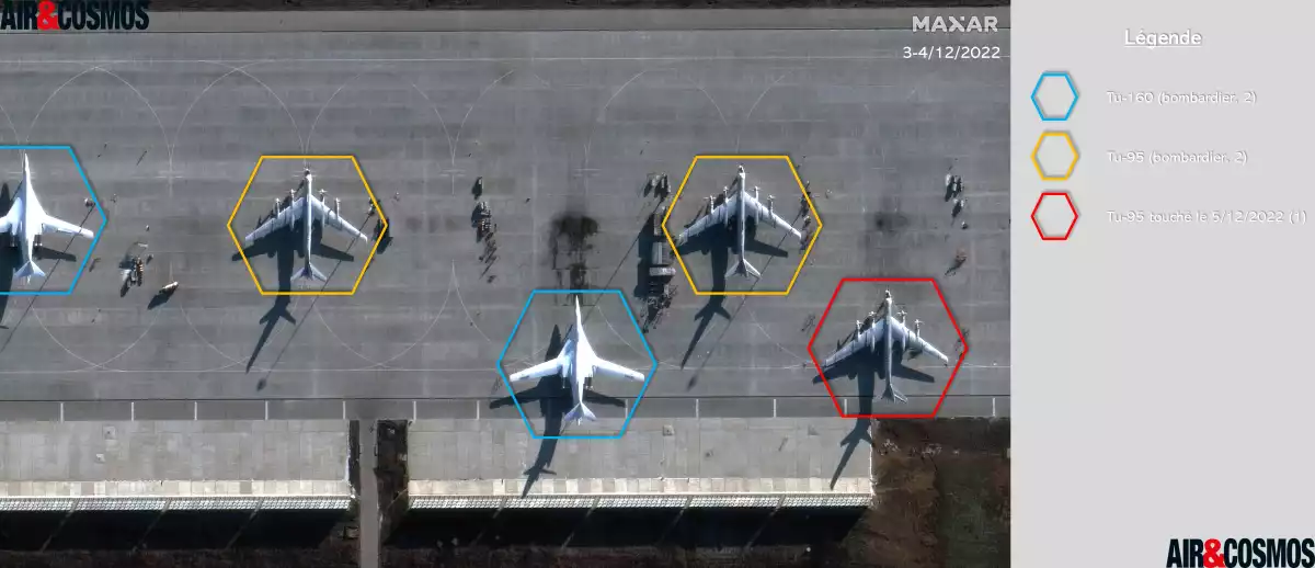 Image satellite rapprochée, avec le Tu-95 touché par l'attaque ukrainienne, situé juste à gauche des deux Tu-95 inactifs (cfr tweet ci-dessus). Une dizaine de mètres plus à gauche et le drone touchait un Tu-160.