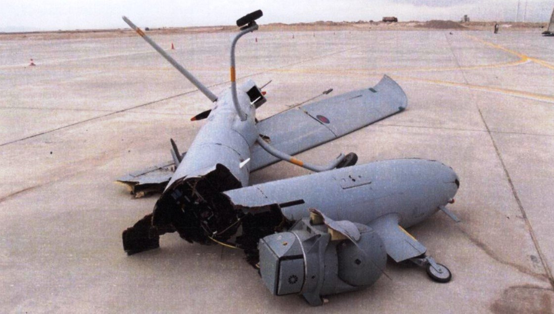 Crash d'un Hermes-450 de la Royal-Artillerie sur la base aérienne Bastion en Afghanistan, le 2 octobre 2011.