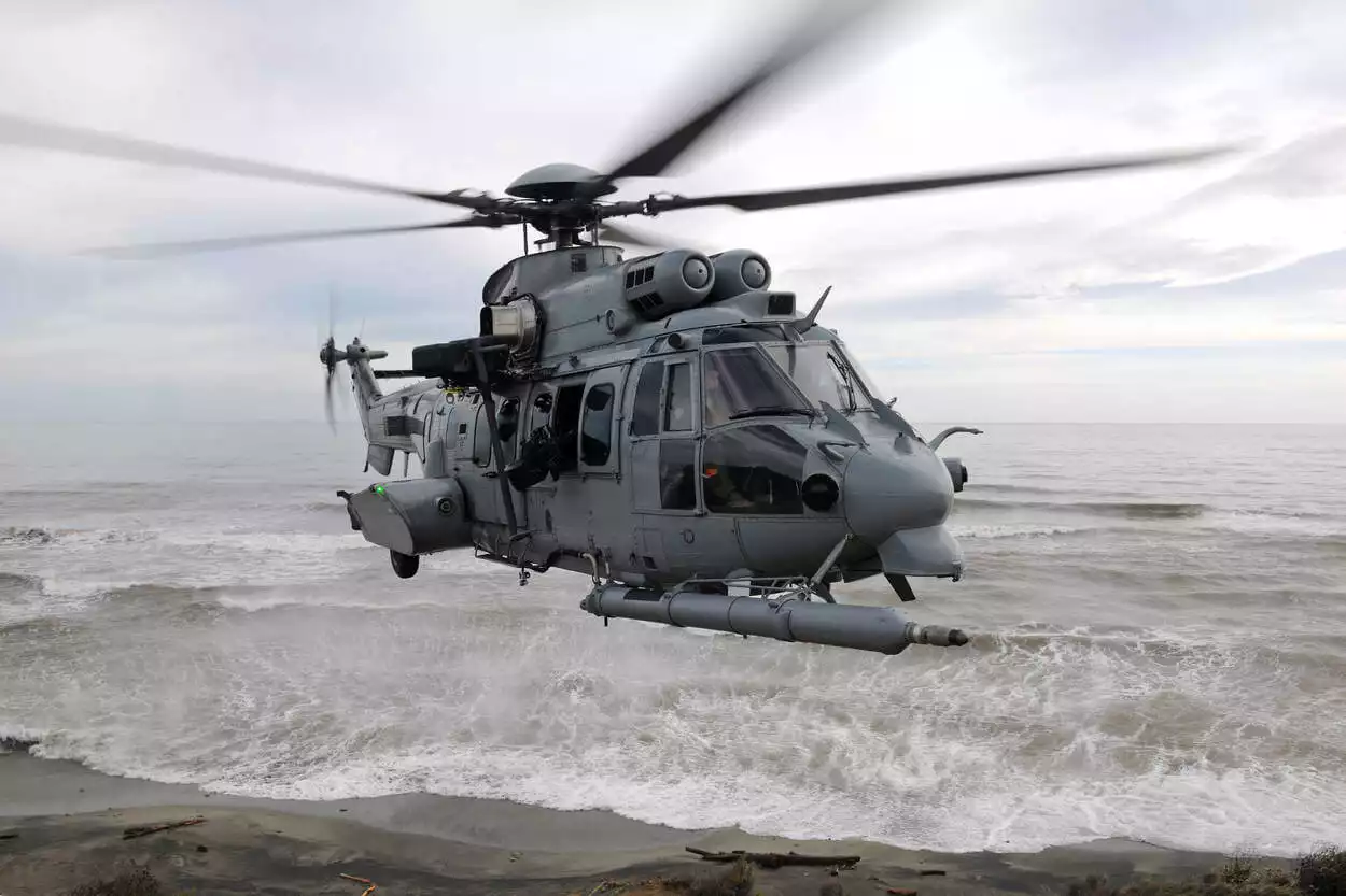 L'hélicoptère multi-rôle de transport tactique à longue portée H225M Caracal d'Airbus Helicopters