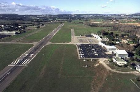 Le groupe Edeis reprend l'aérodrome d'Aix-les Mille