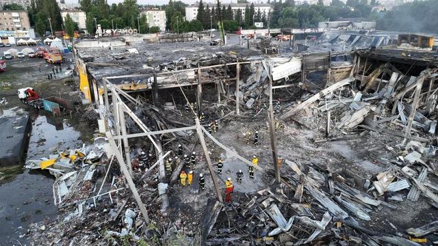 [OSINT] Confirmation de l'impact de deux missiles sur Krementchouk : un centre commercial détruit et un hangar endommagé