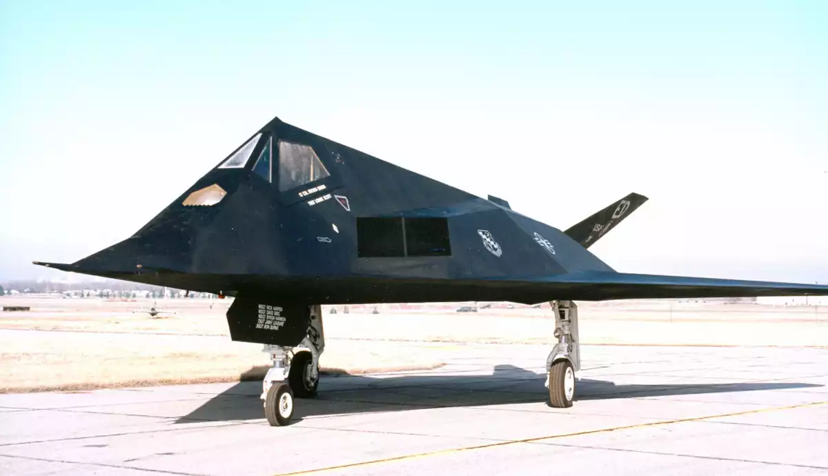 La ressemblance entre le F-117 et le Have Blue est clairement visible.