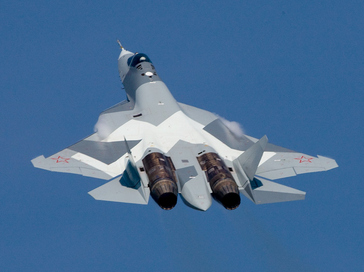 Le premier Su-57 produit en série en vol