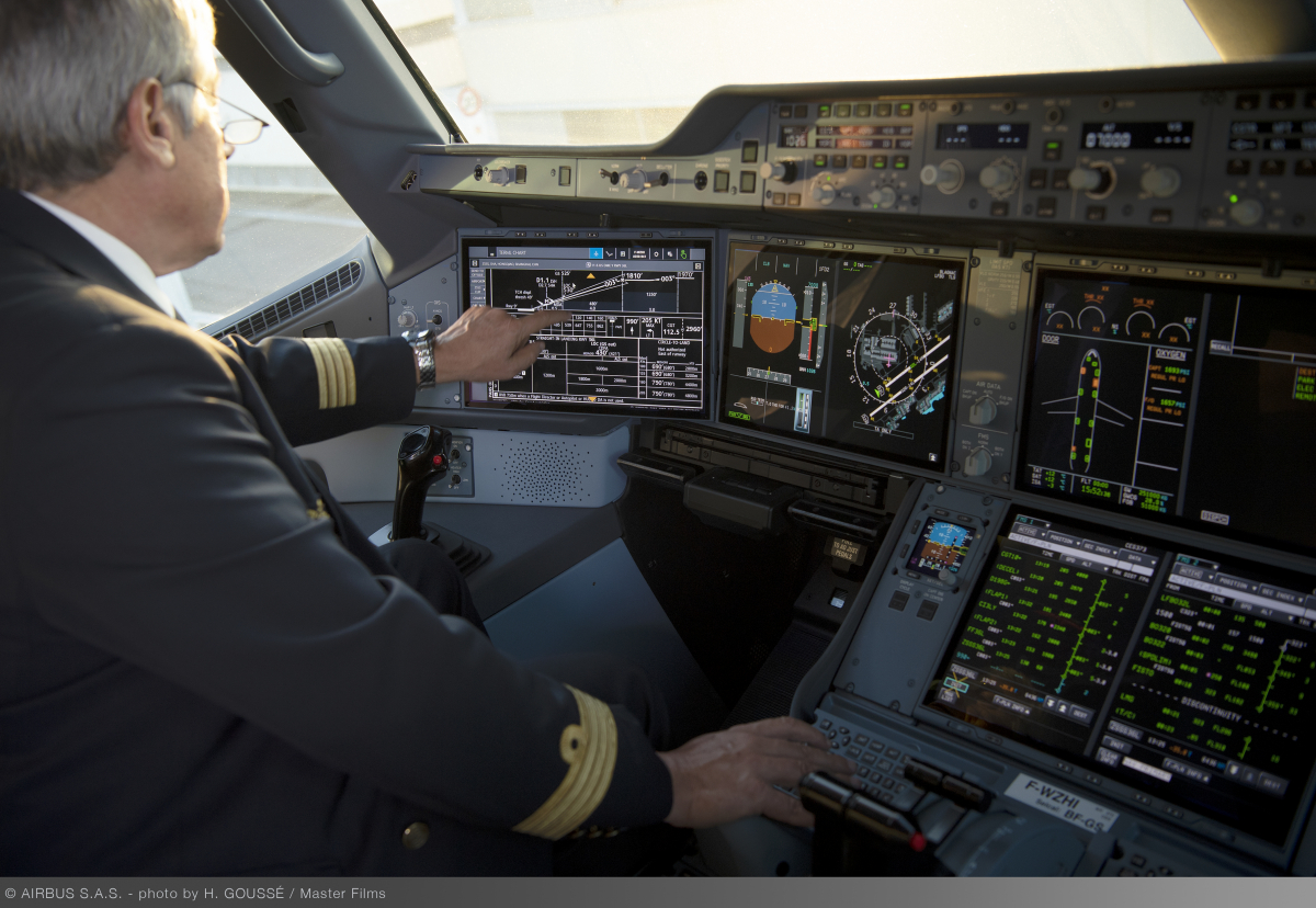 Airbus commence les livraisons des premiers A350 avec écran tactile