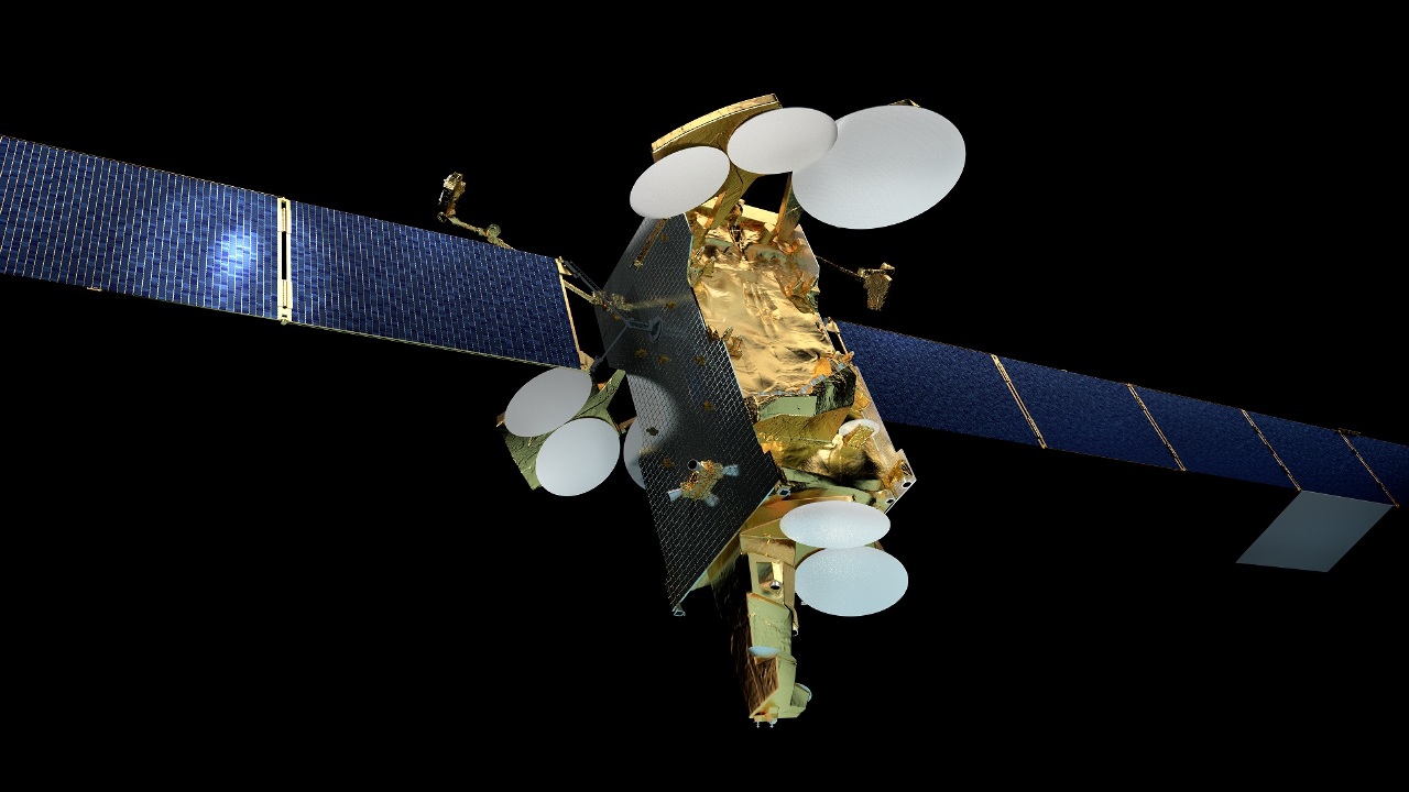 SES va commander trois satellites et signe avec Arianespace