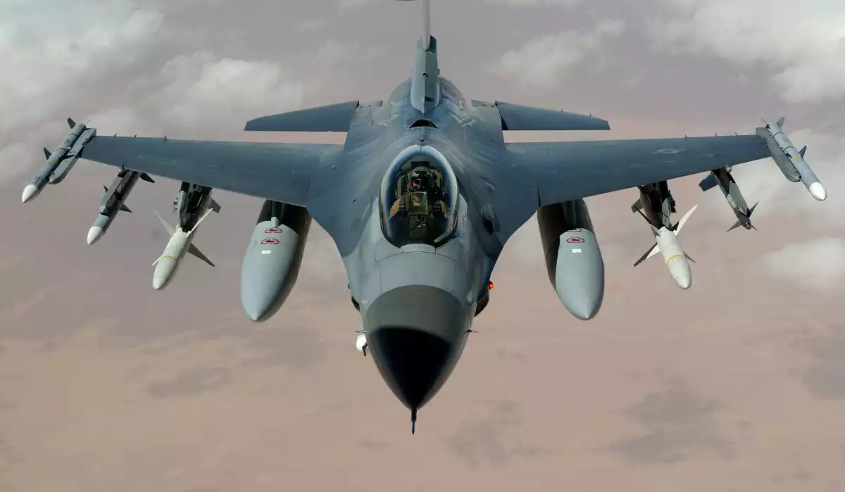 La Roumanie achète 32 F-16 à la Norvège