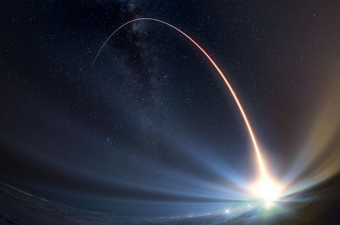 Bourget 2019 : Raytheon entrevoit des opportunité à l'export pour ses systèmes de détection de missiles depuis l'espace.