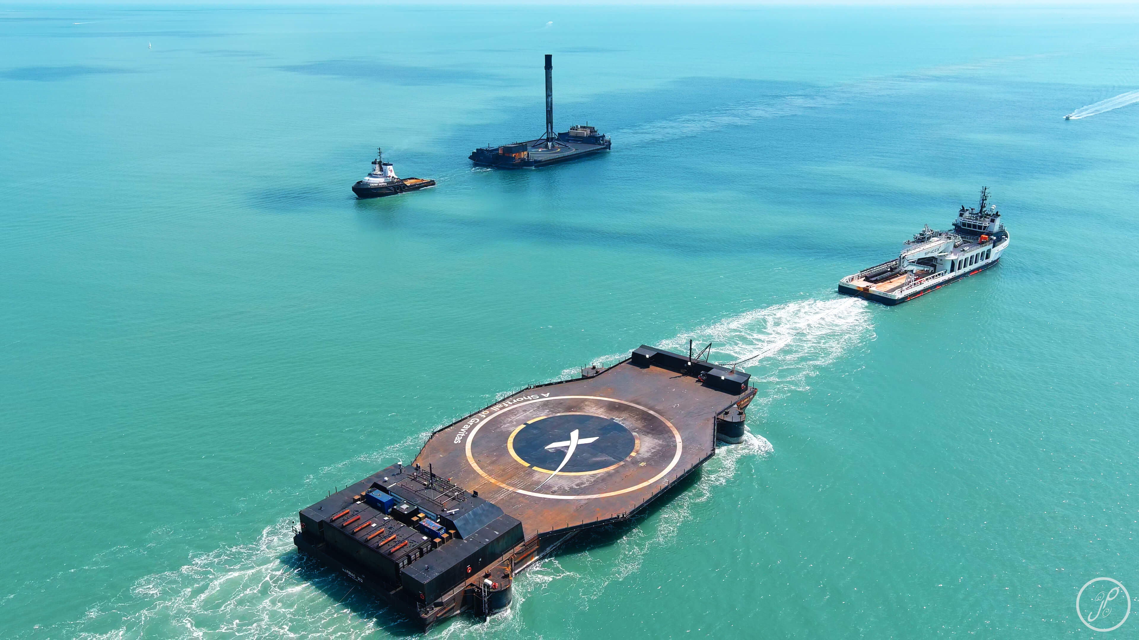 Croisement de barges SpaceX à Port Canaveral