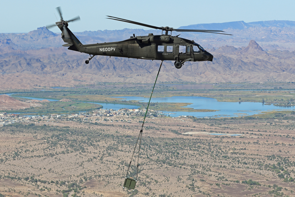 Sikorsky et la DARPA démontrent les capacités de transport du Black Hawk autonome