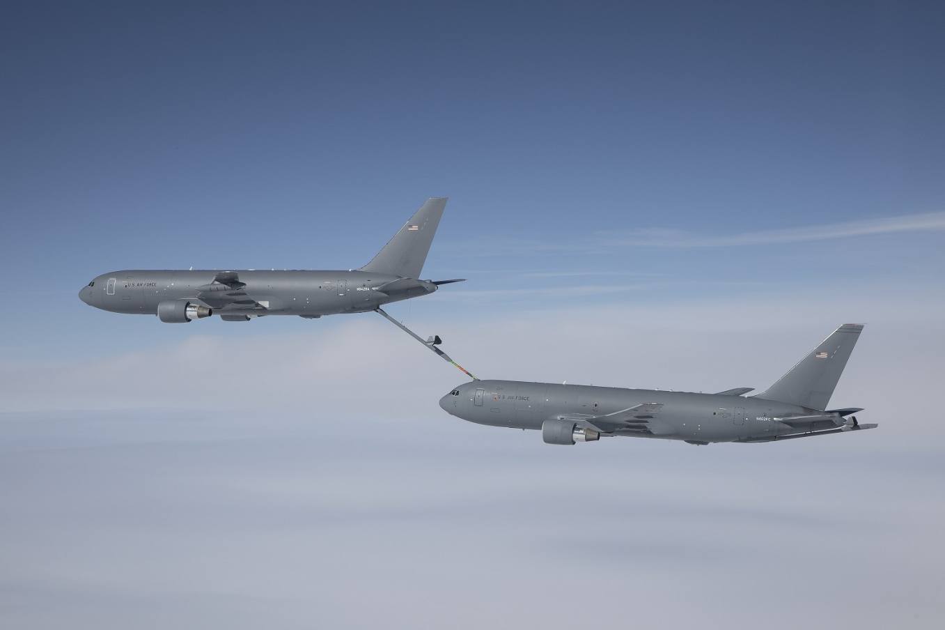 Deux KC-46 se ravitaillent en vol