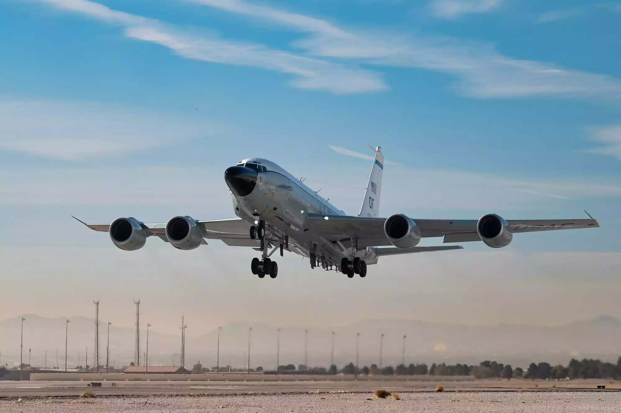 Premier vol historique d'un RC-135 américain en Finlande