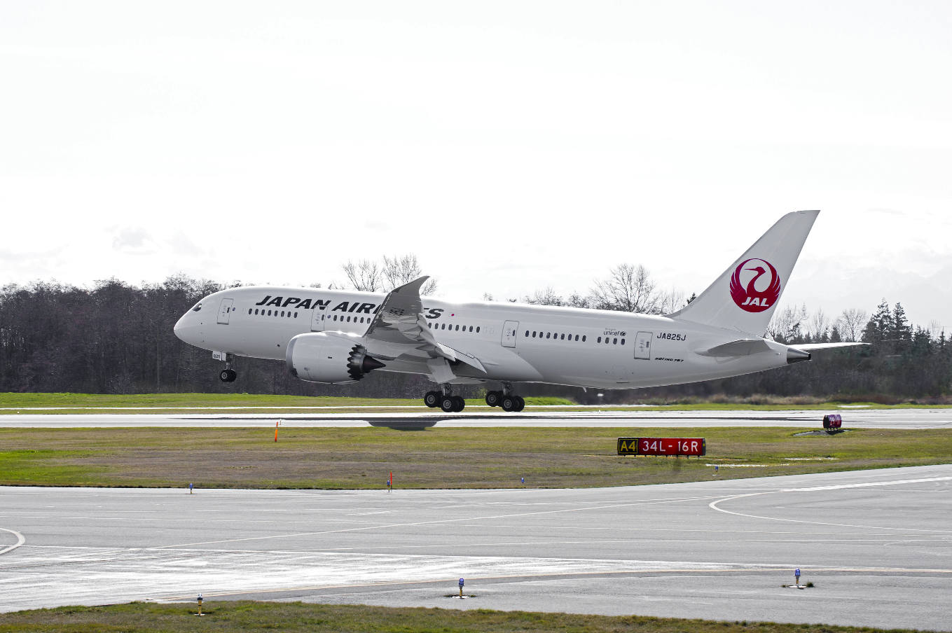 Japan Airlines confirms low-cost long-haul plan