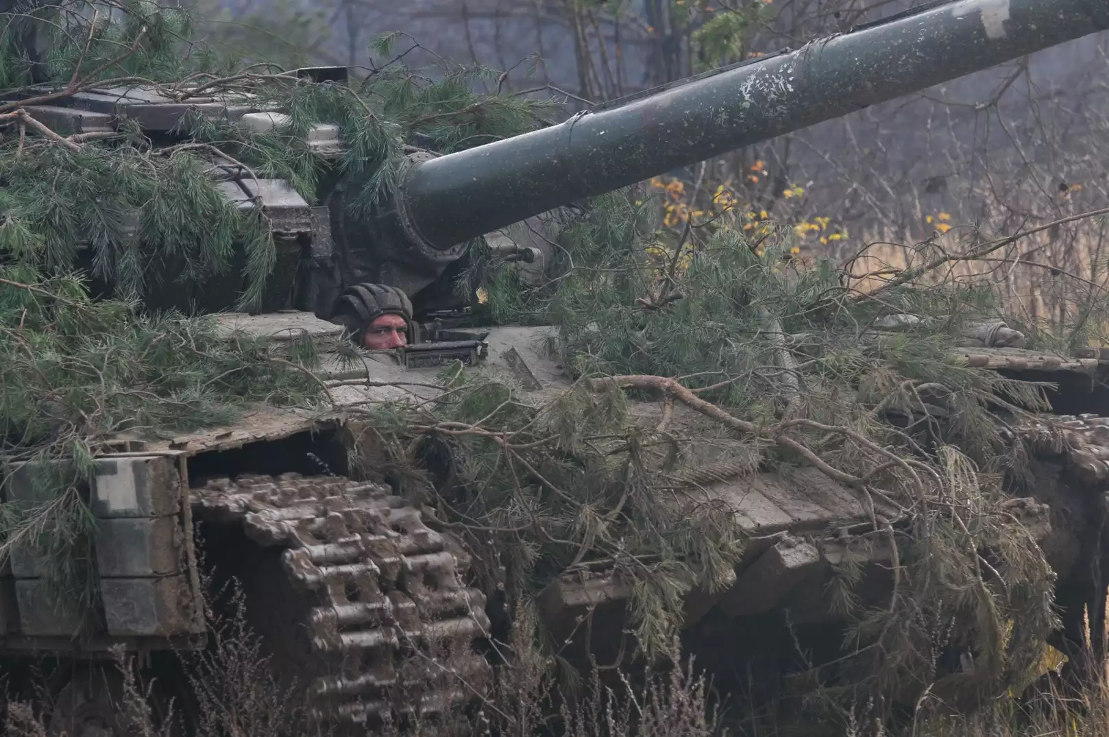 Char T-64 (93e brigade mécanisée ukrainienne) durant un entrainement au niveau du bataillon au sein de la base d'entrainement internationale de Yavoriv en Ukraine (31 nov 2019).
