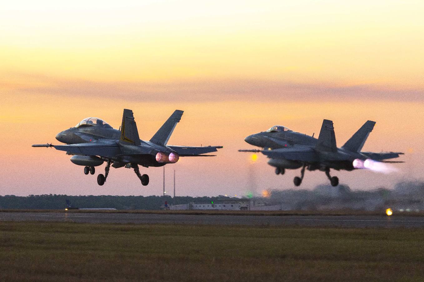 Le Canada montre de l'intérêt pour les F/A-18 australiens