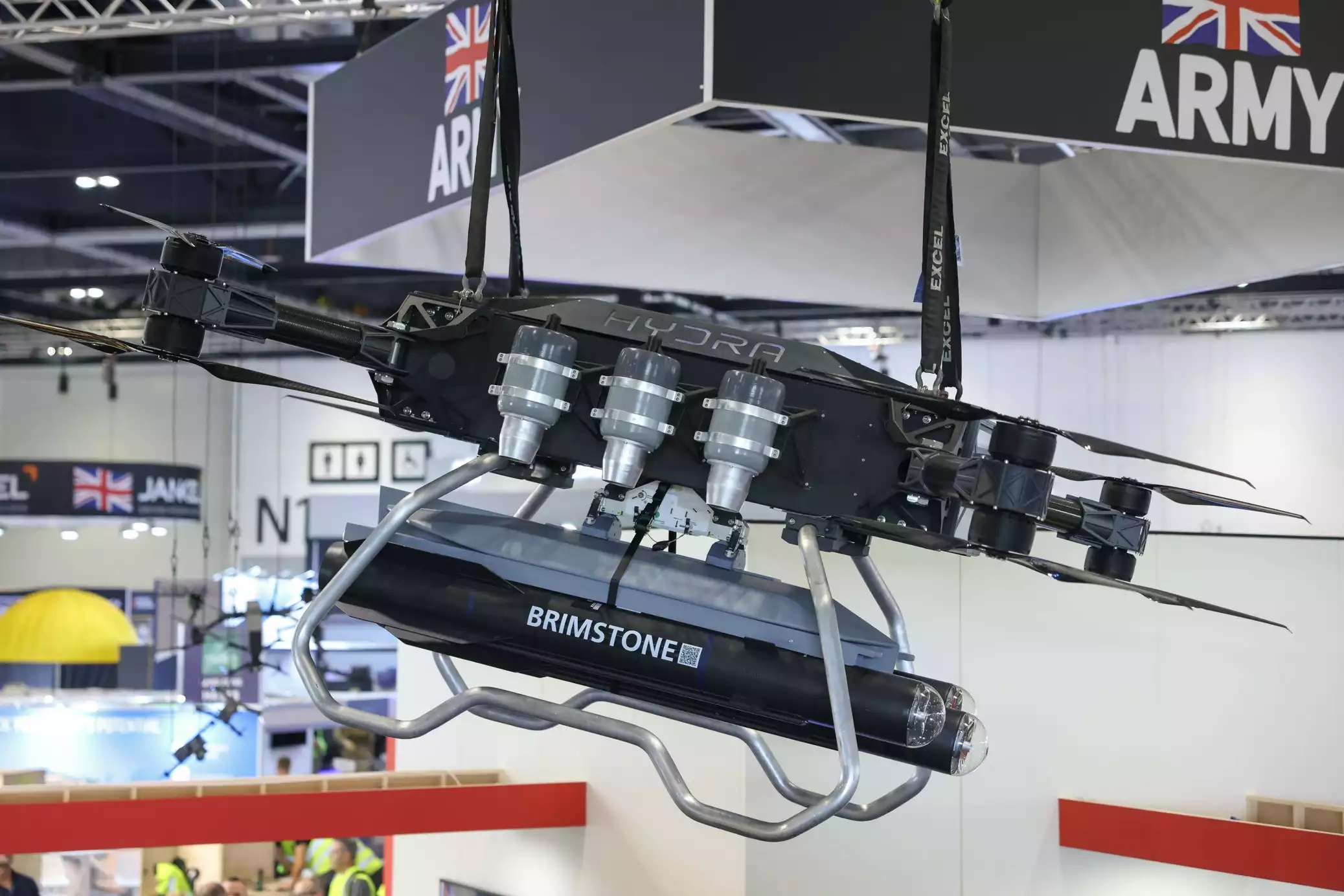Prototype de drone Hydra 400 sur le stand de la British Army lors du salon DSEI 2023.