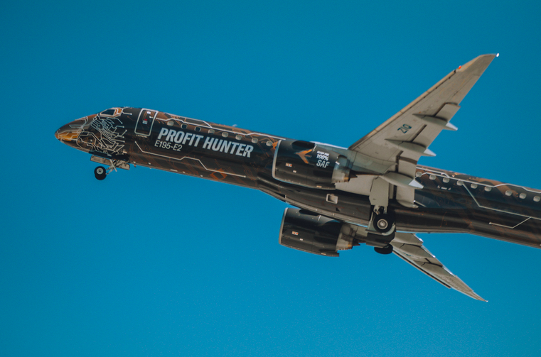 Pratt & Whitney et Embraer réalisent des essais en vol avec 100 % de SAF sur E195-E2 motorisé par le GTF.
