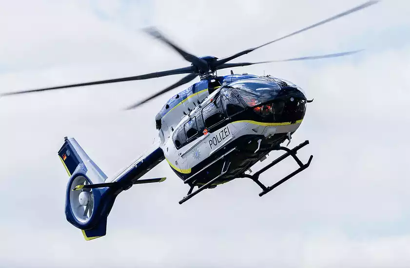 Airbus remet les deux premiers hélicoptères H145 à la police bavaroise