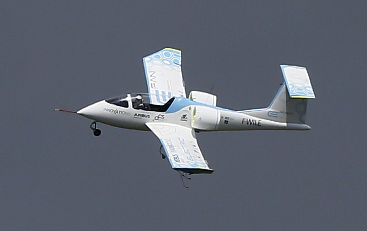 J-1 pour l'avion électrique E-Fan