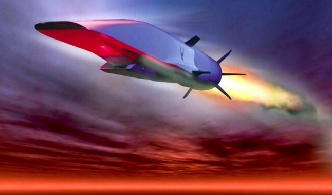 La Russie tire un missile hypersonique Zircon depuis le sous-marin Severodvinsk.