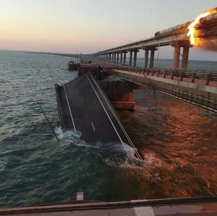 Grosse explosion sur le pont de Kerch/pont de Crimée