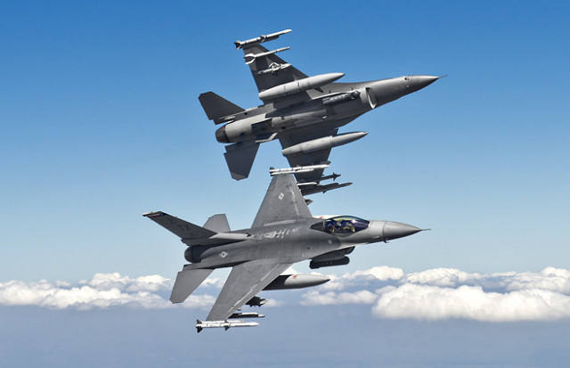 La Slovaquie commande 14 avions de combat F-16 à Lockheed Martin
