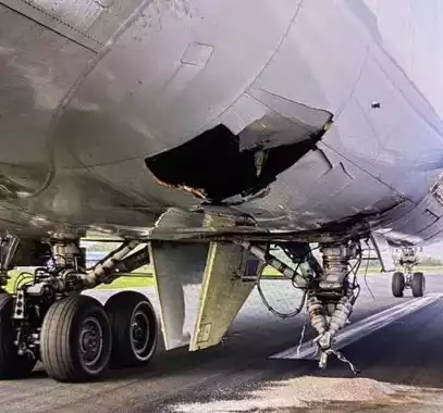 Cargolux-B747-damage.jpg