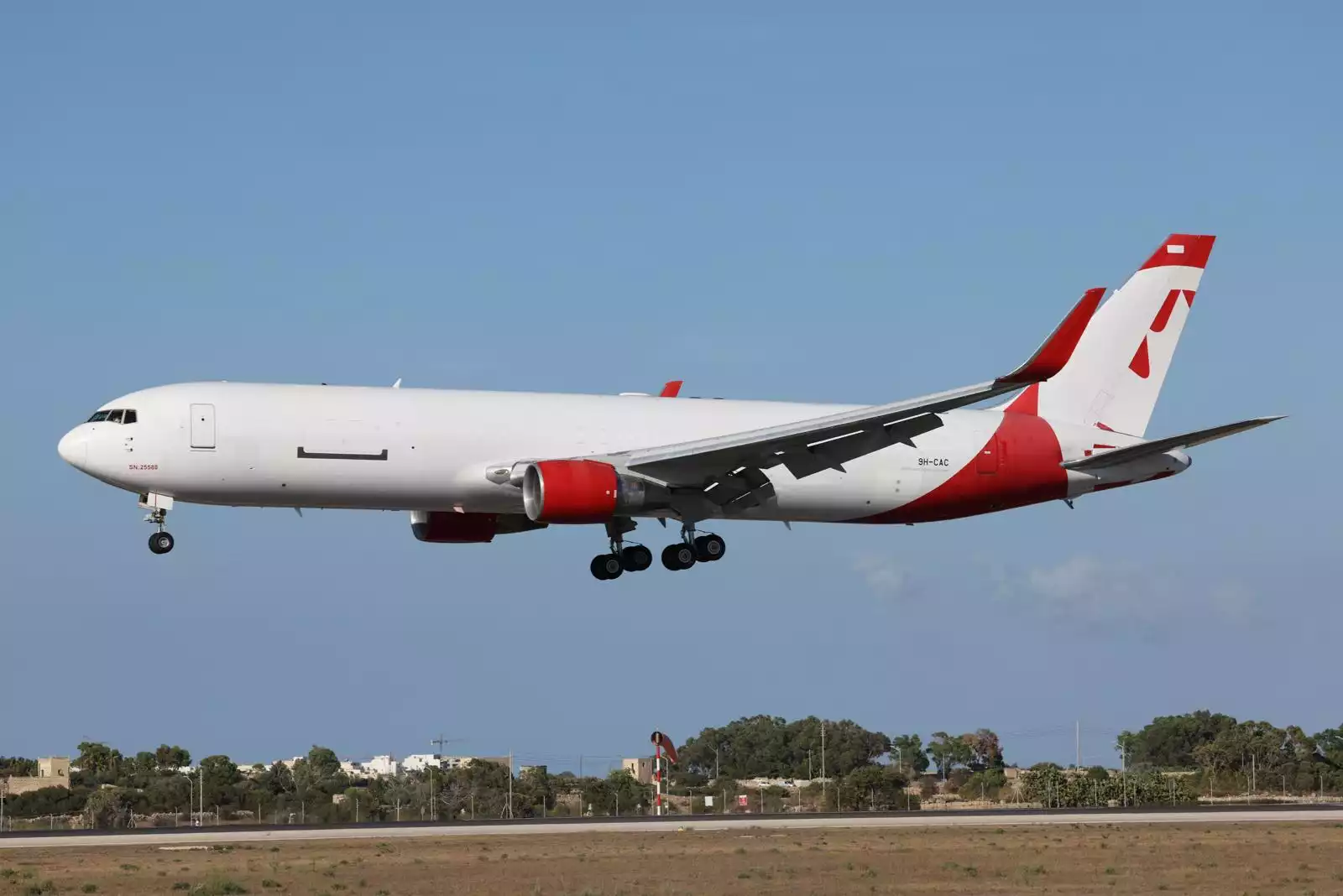 IAI a livré un premier Boeing 767-300ER converti à Challenge Airlines MT.