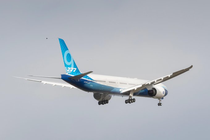 Le Boeing 777X achève son premier vol
