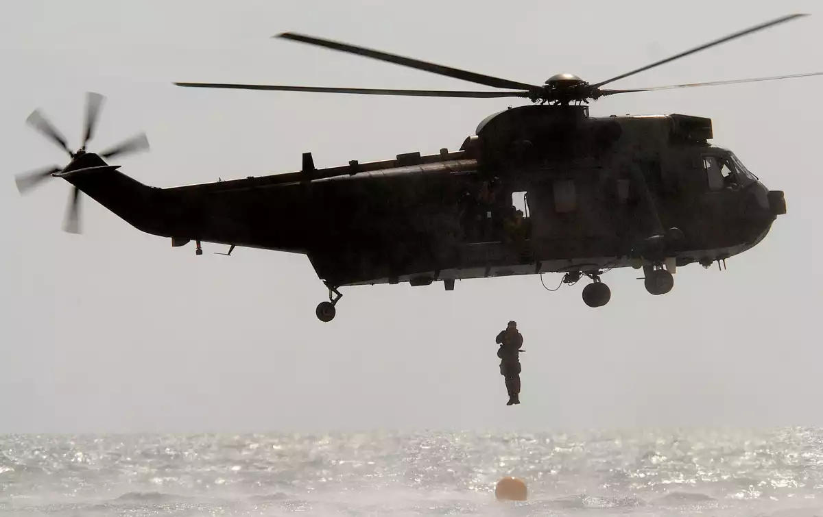 Nouvelle aide britannique : 10.000 obus... et 3 Sea King