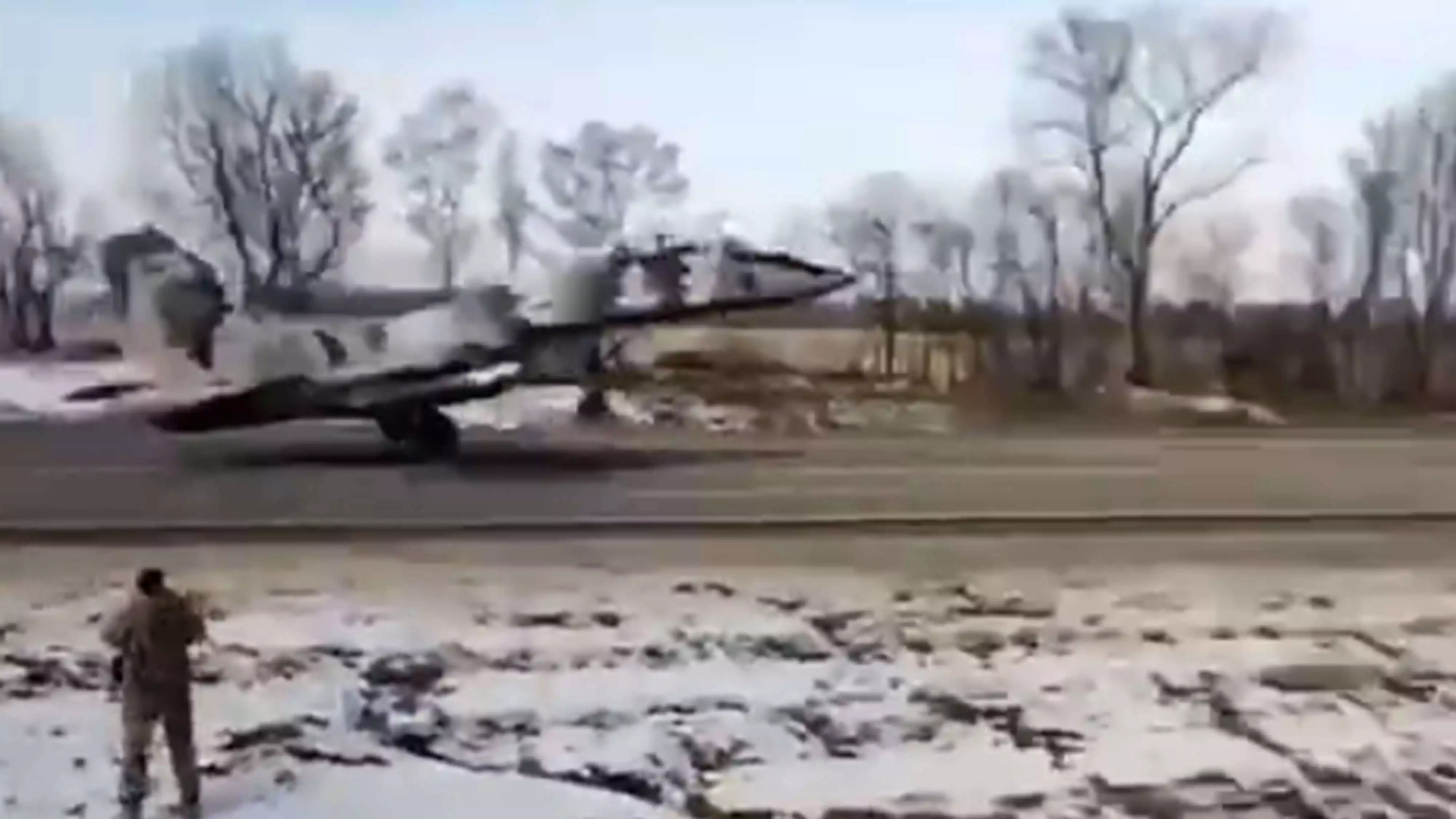 Des Su-27 et MiG-29 ukrainiens opèrent depuis des autoroutes