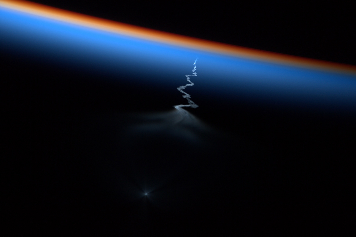 Une fusée Soyouz en route pour l’ISS, prise de l’ISS