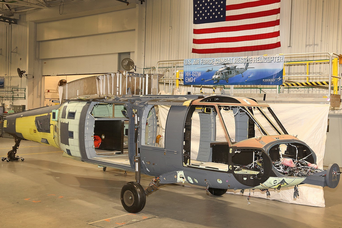 Assemblage du premier HH-60W CRH