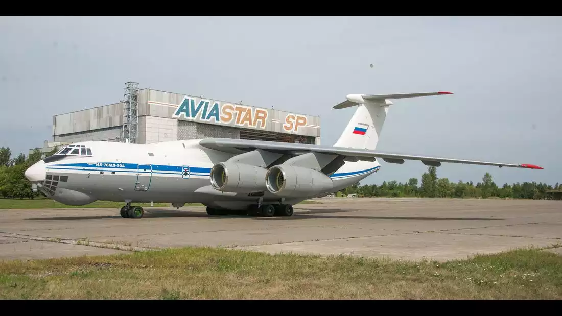 Avion de transport stratégique Il-76MD-90A à l'usine Aviastar d'Ulyanovsk.