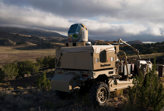 Anti-drones : Un laser de Raytheon en démonstration pour l'USAF