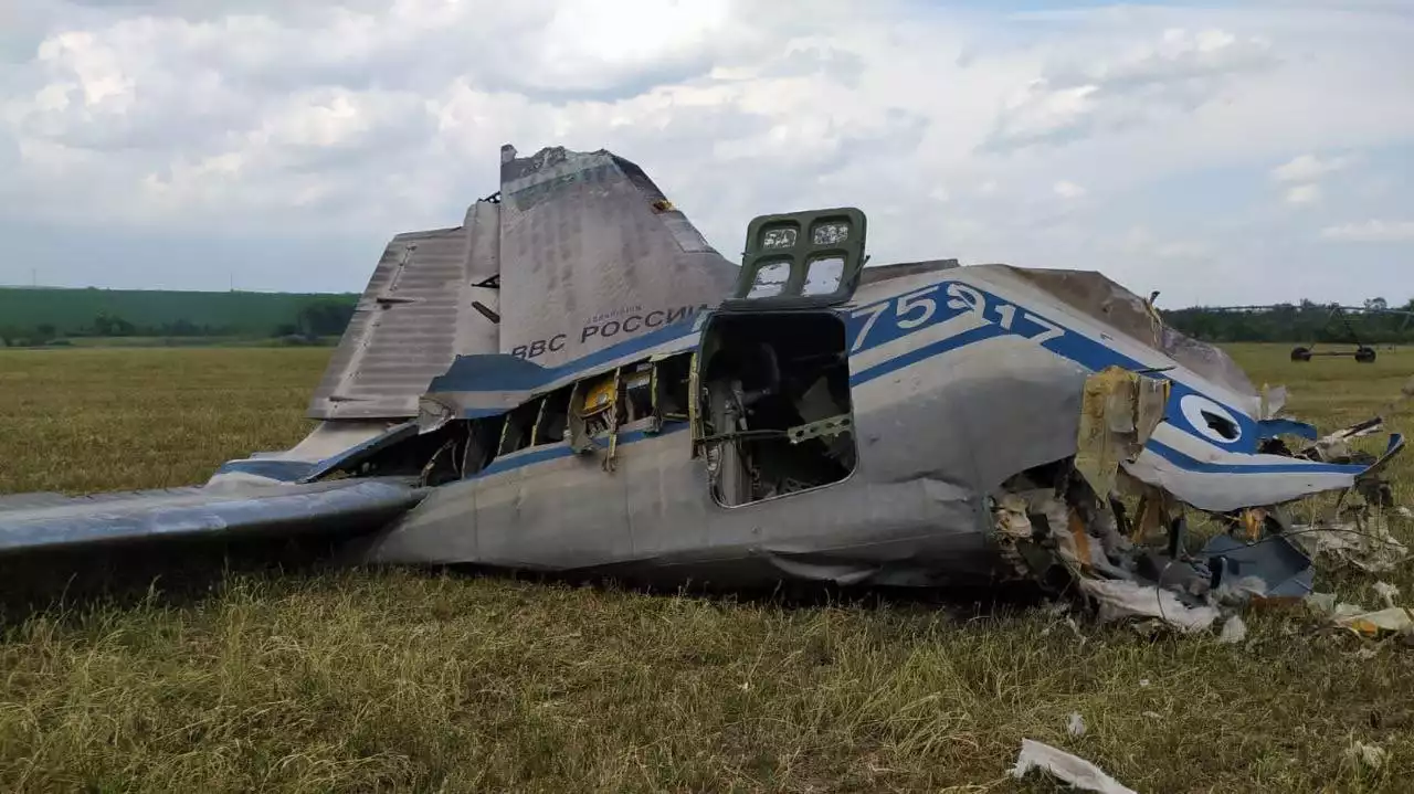 Carcasse de la partie arrière de l'Il-22M russe abattu par la milice privée russe Wagner (23-24 juin 2023).