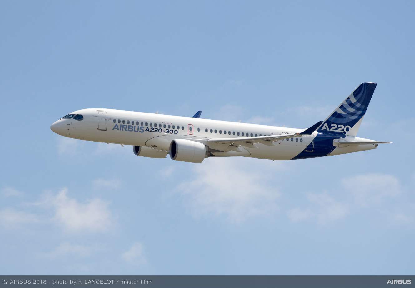 Les A220 rejoignent la famille moyen-courrier Airbus