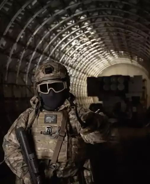 L'Ukraine dévoile une base souterraine pour ses HIMARS